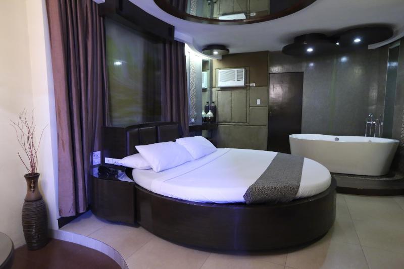 Victoria Court Suites Pasig Zewnętrze zdjęcie