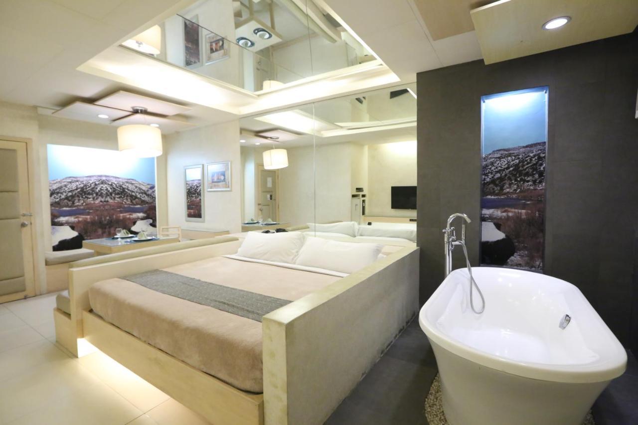 Victoria Court Suites Pasig Zewnętrze zdjęcie