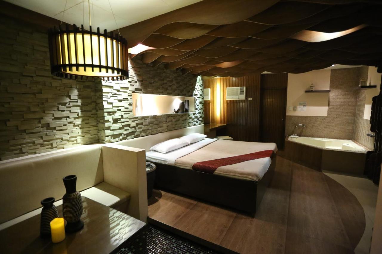 Victoria Court Suites Pasig Zewnętrze zdjęcie